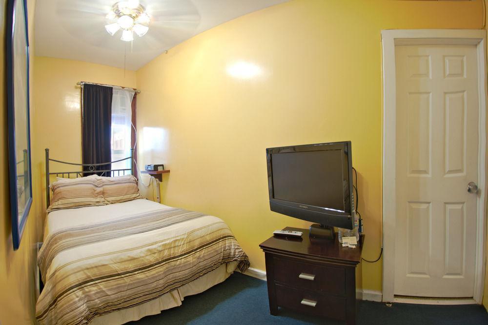 Hollywood Hostel *